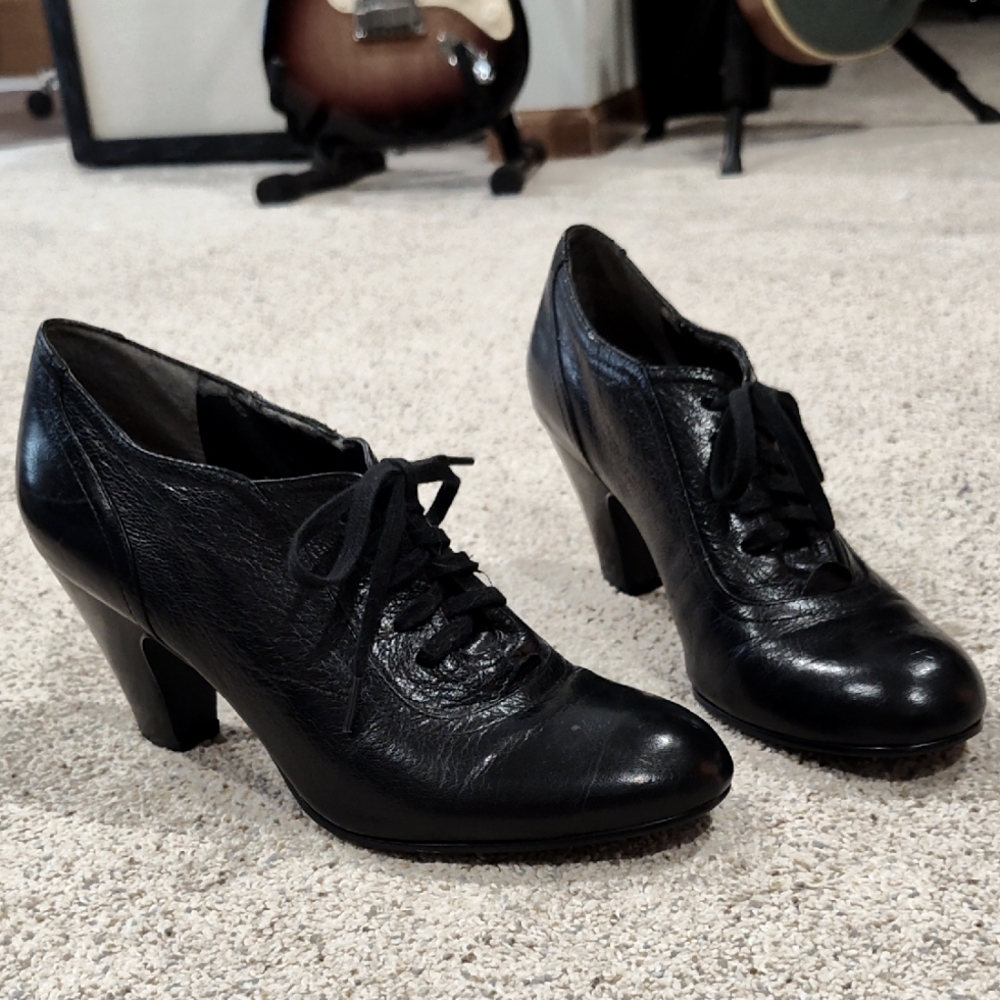 Nine West Size 8 Wedge Heeled Shoes